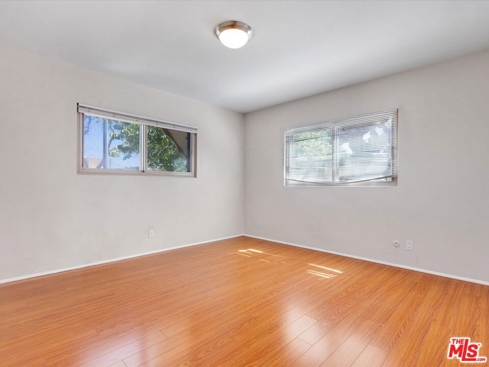 521 S Oak Street Property Photo 13