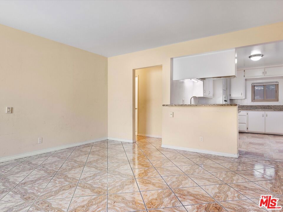 521 S Oak Street Property Photo 17