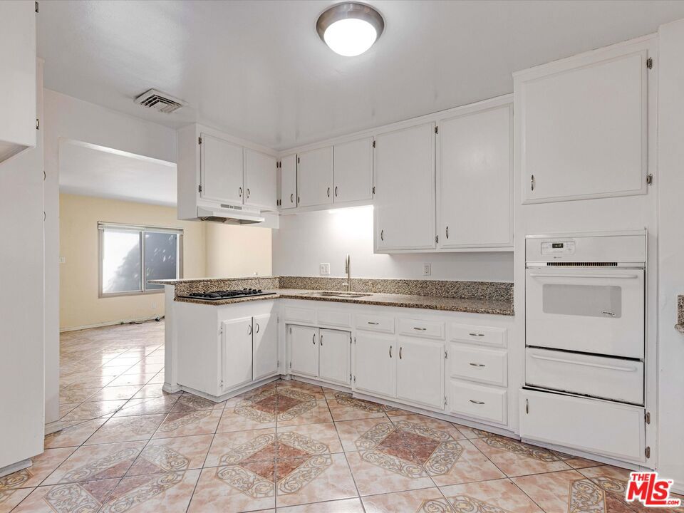 521 S Oak Street Property Photo 22