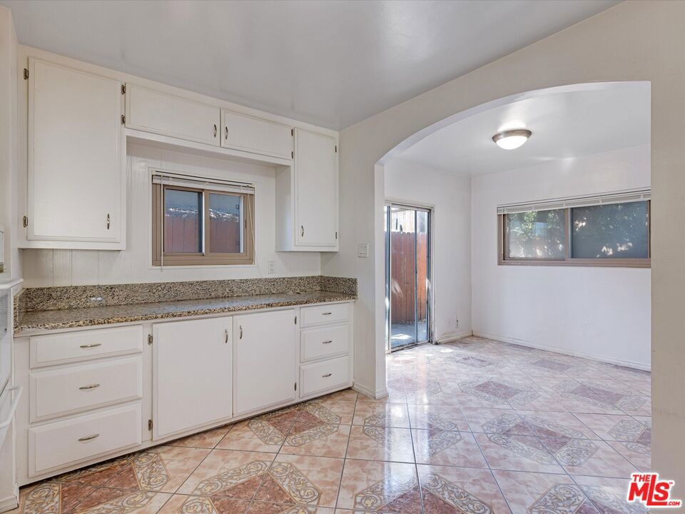 521 S Oak Street Property Photo 23