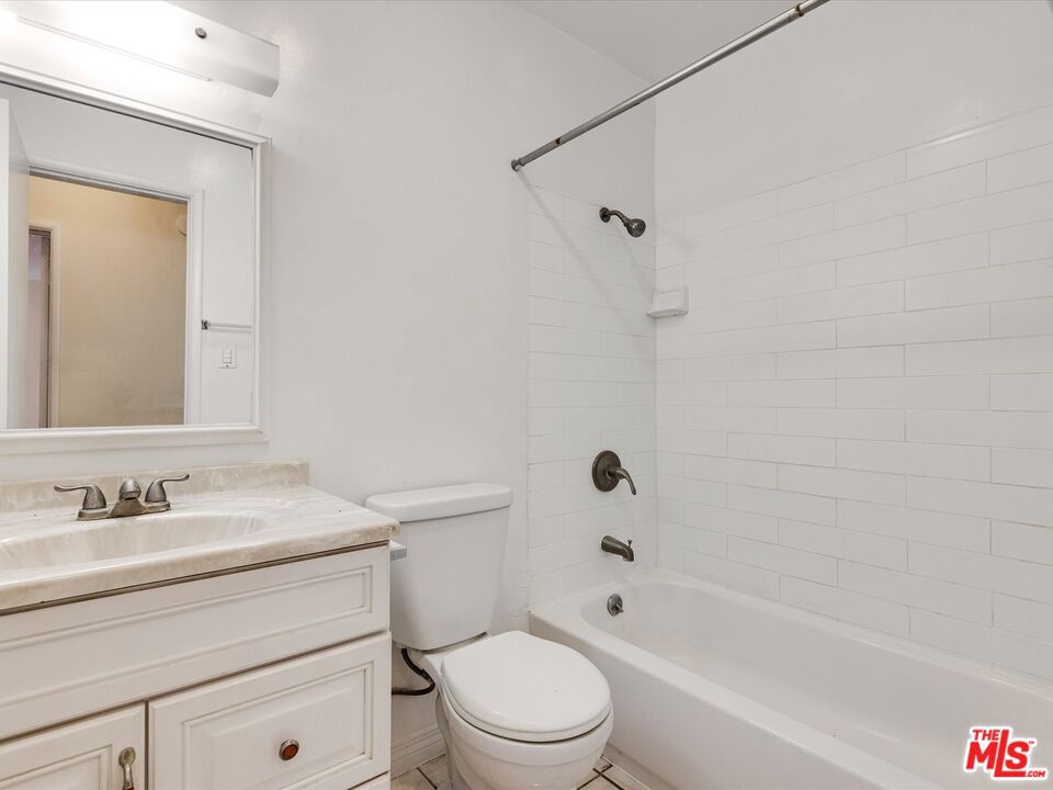 521 S Oak Street Property Photo 32