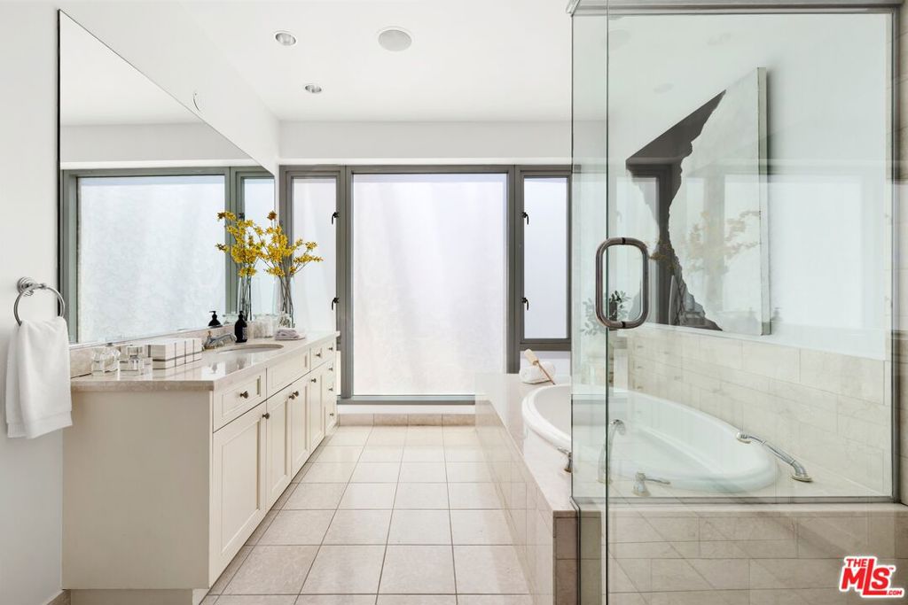 10727 Wilshire Boulevard 1001 Property Photo 13