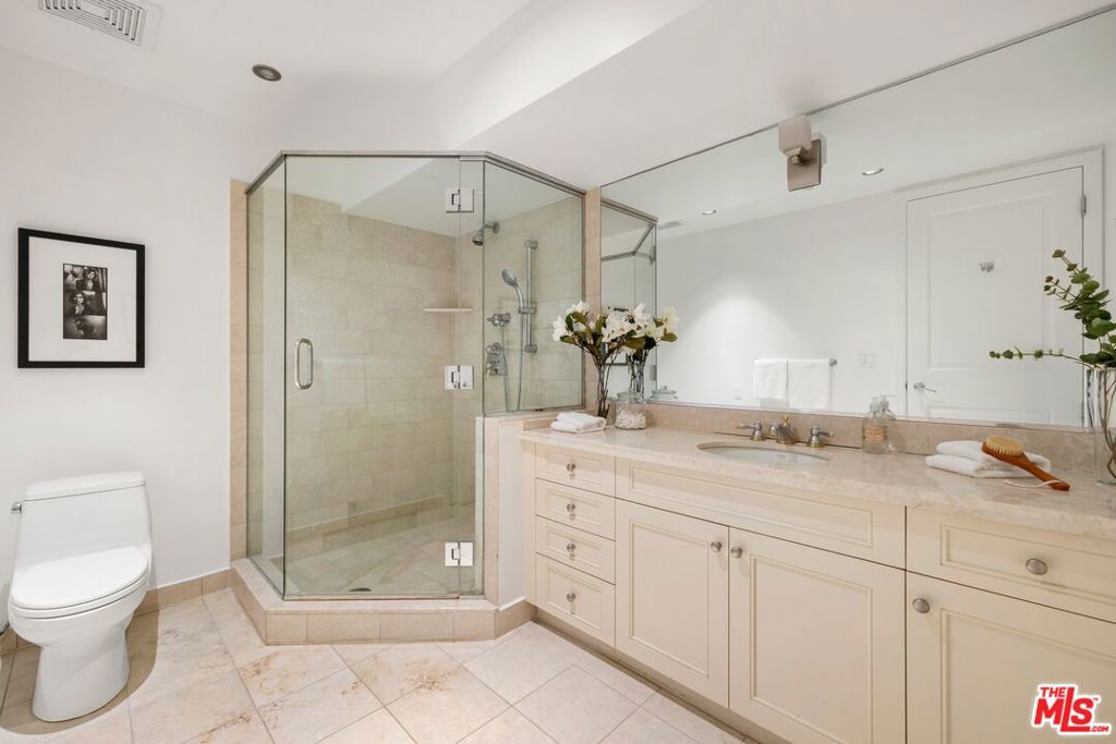 10727 Wilshire Boulevard 1001 Property Photo 15