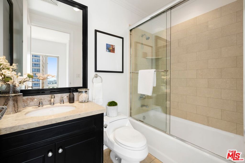 10727 Wilshire Boulevard 1001 Property Photo 18