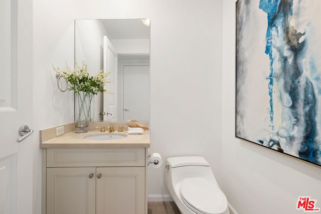 10727 Wilshire Boulevard 1001 Property Photo 20