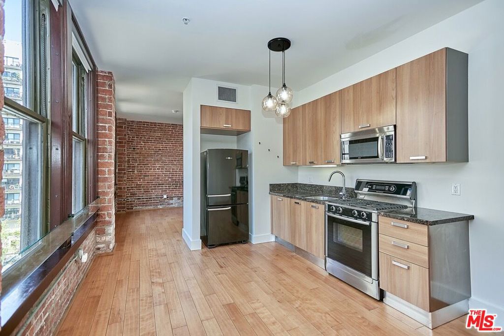 460 S Spring Street 501 Property Photo 6