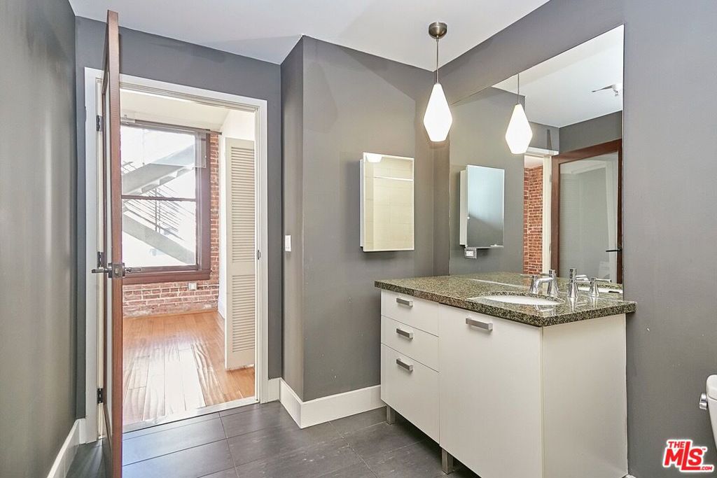 460 S Spring Street 501 Property Photo 11
