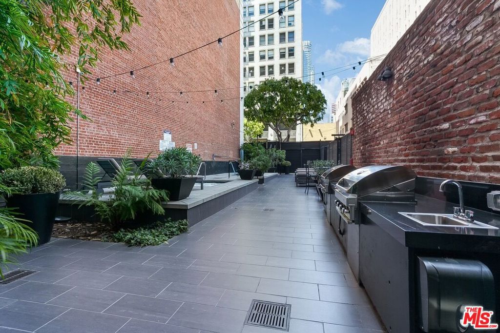 460 S Spring Street 501 Property Photo 20