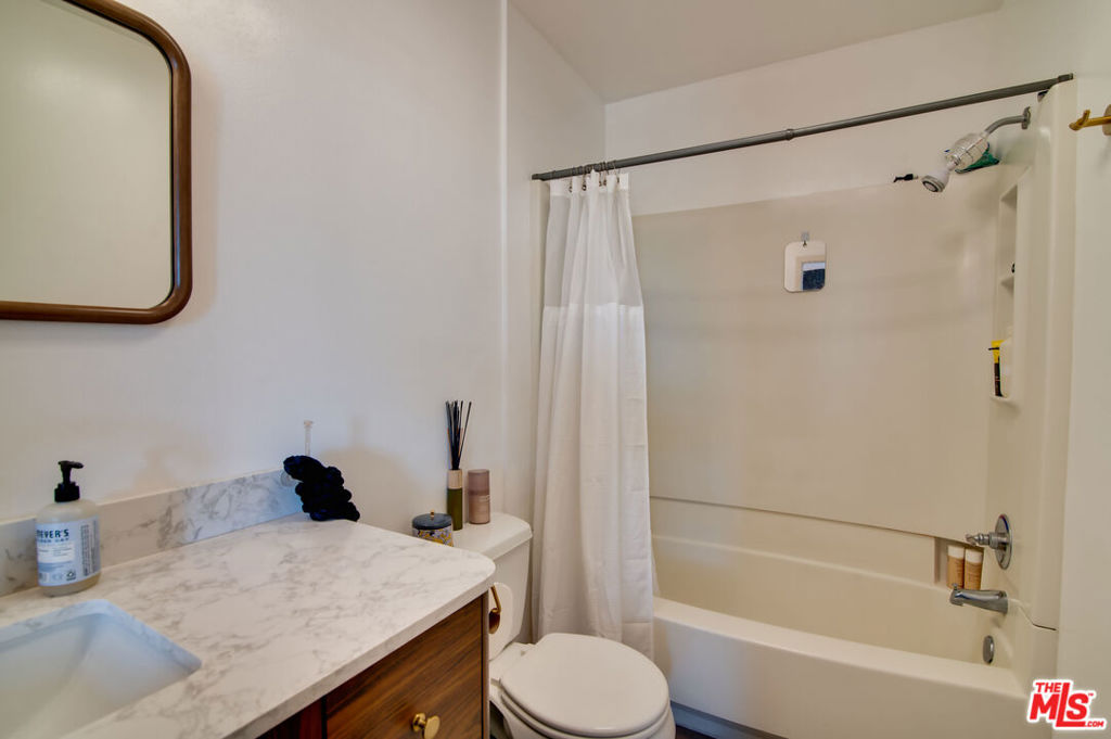4750 Templeton Street 1314 Property Photo 20