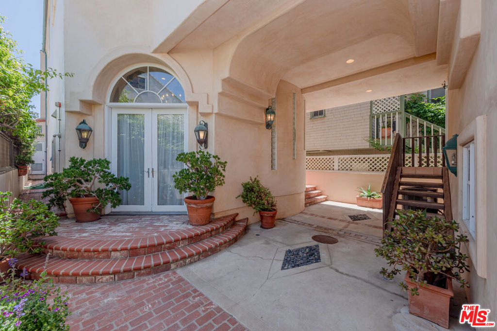 23620 Malibu Colony Road Property Photo 8