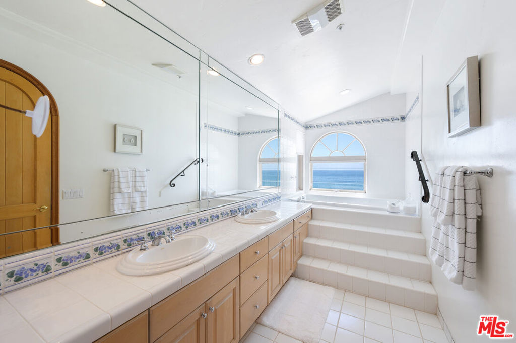 23620 Malibu Colony Road Property Photo 41