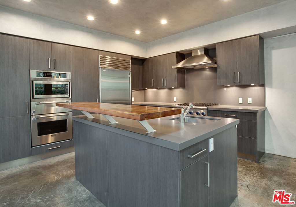 538 Broadway Street 1 Property Photo 16