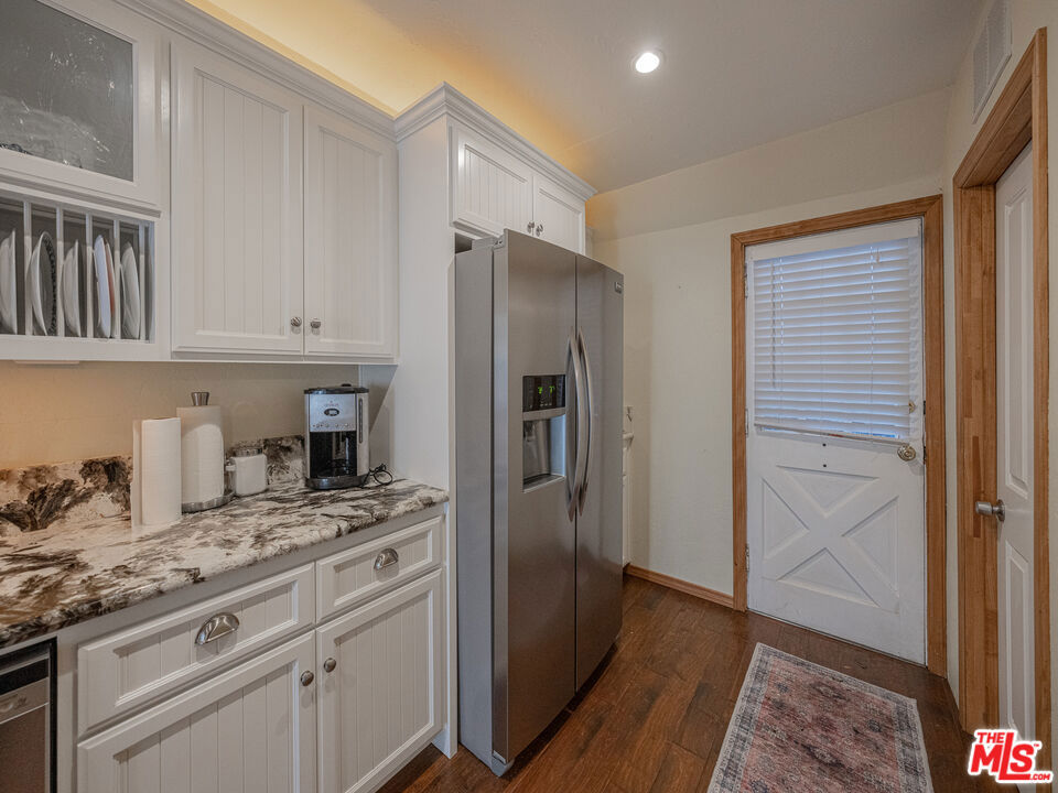 233 Corona Circle Property Photo 5