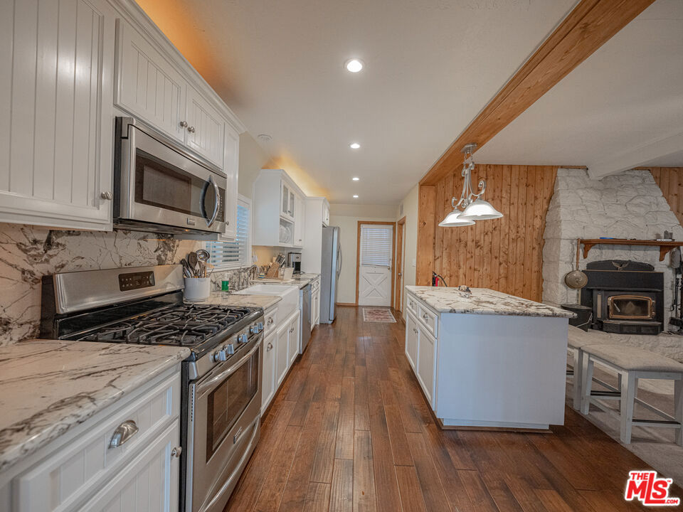 233 Corona Circle Property Photo 9