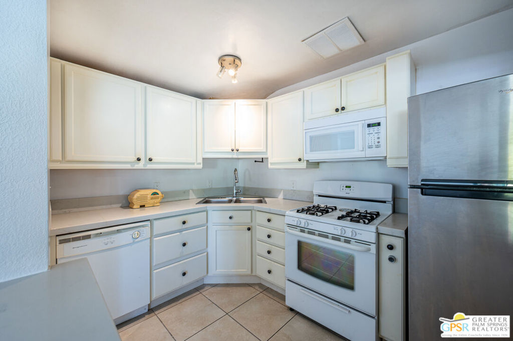 1419 E San Jacinto Way Property Photo 53