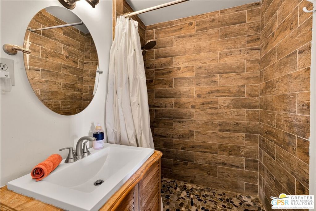 61939 Hilltop Drive Property Photo 15