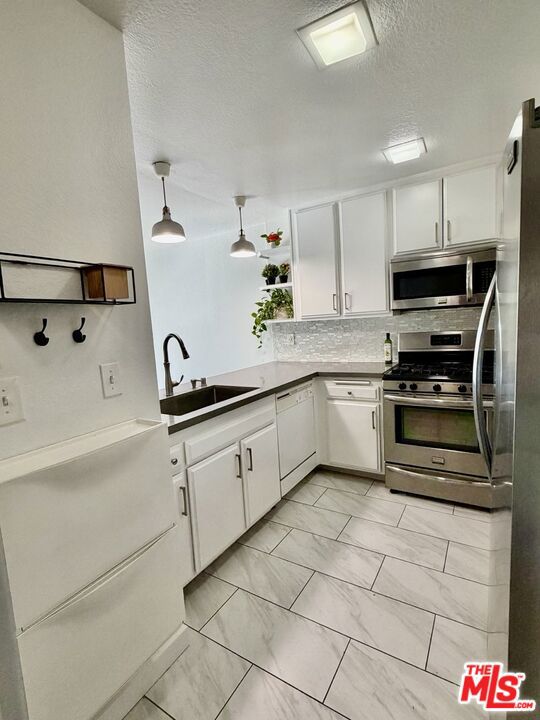630 N Grand Avenue 203 Property Photo 2
