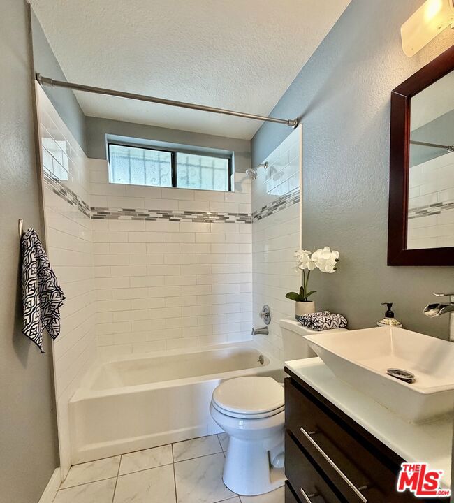630 N Grand Avenue 203 Property Photo 16