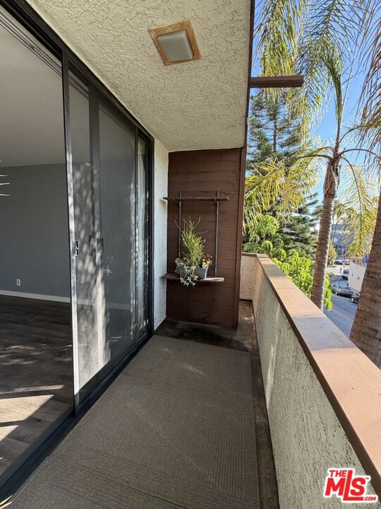 630 N Grand Avenue 203 Property Photo 17