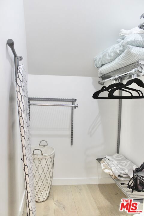 1520 S Burnside Avenue Property Photo 25