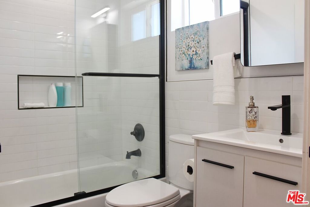 1520 S Burnside Avenue Property Photo 38