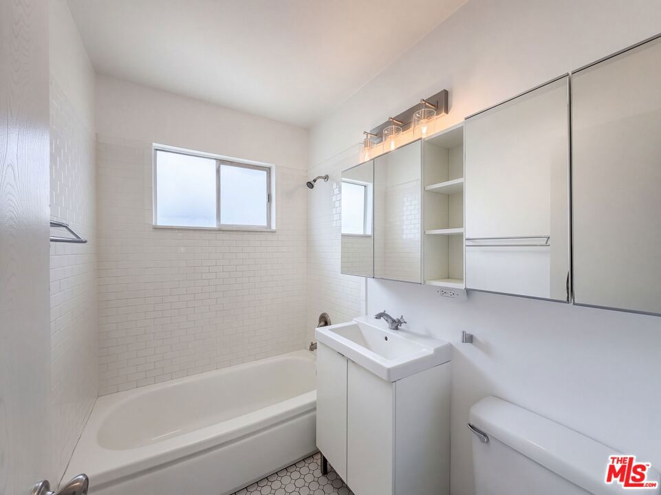12903 Wingo Street Property Photo 11