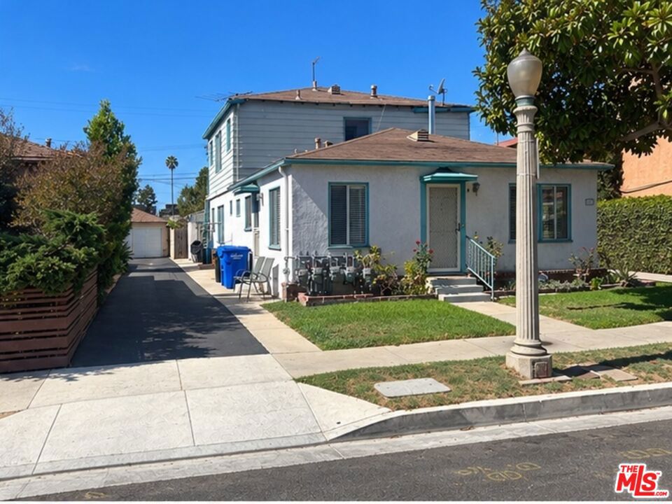 3957 Huron Avenue Property Photo 2