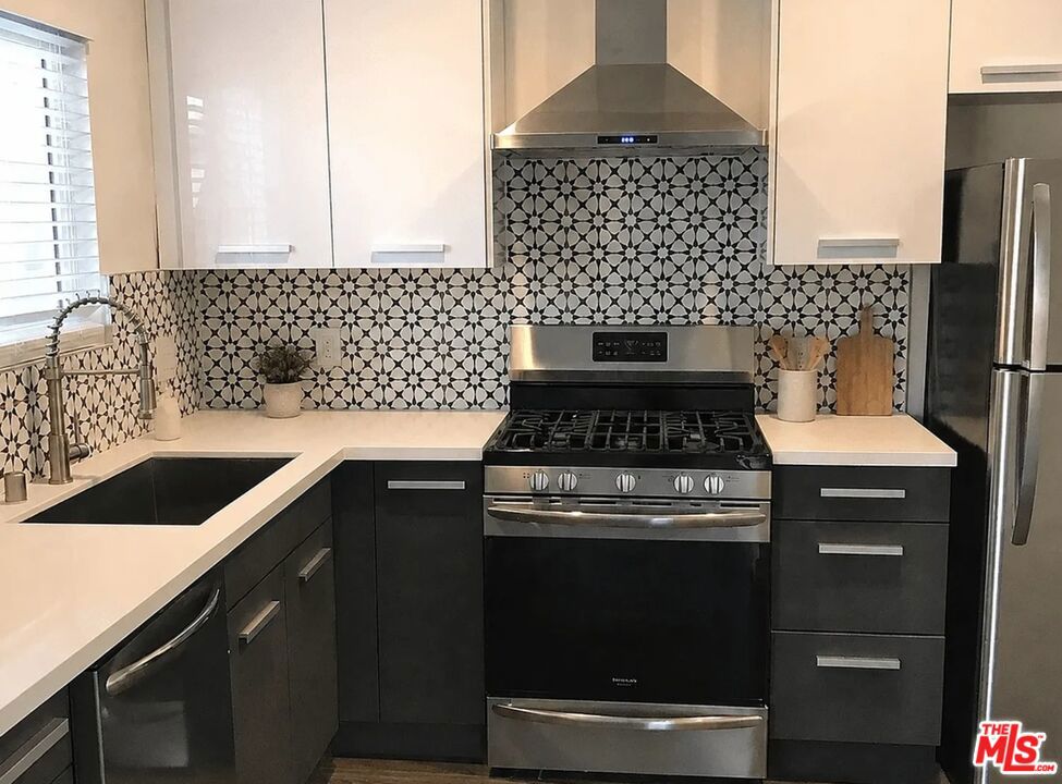 747 S New Hampshire Avenue Property Photo 4