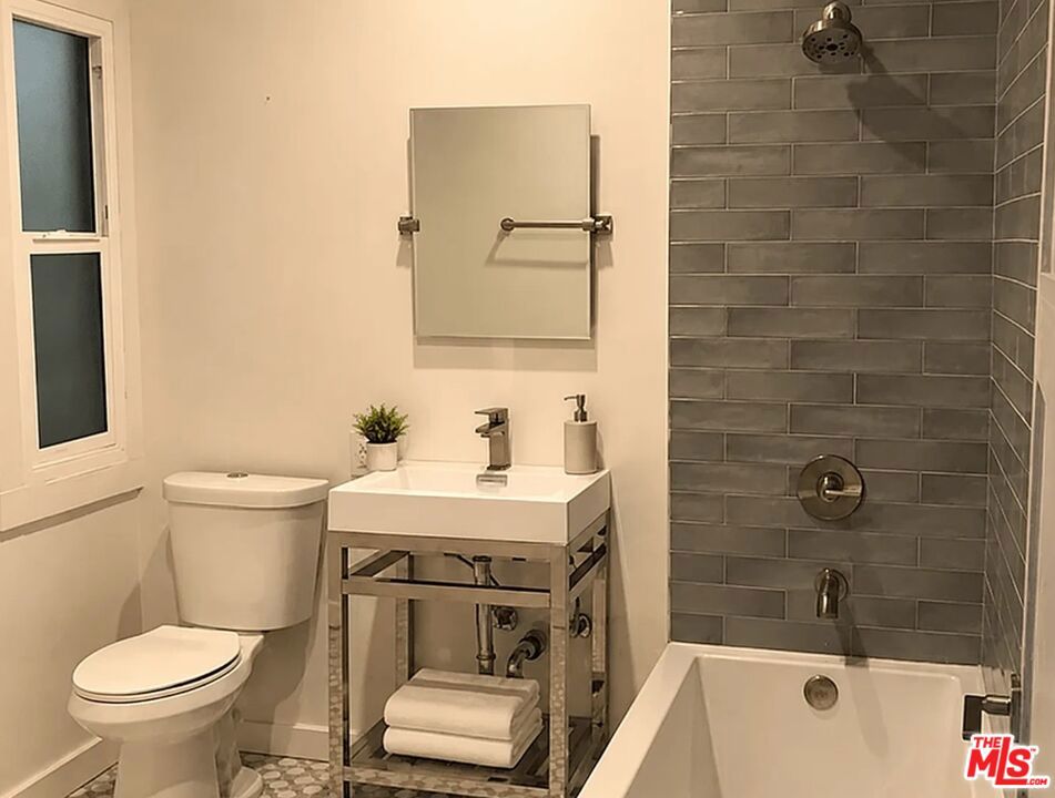 747 S New Hampshire Avenue Property Photo 5