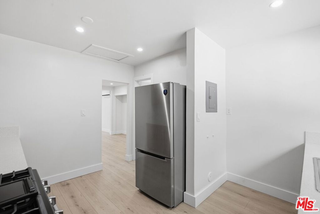 5915 1/4 Barton Avenue Property Photo 11