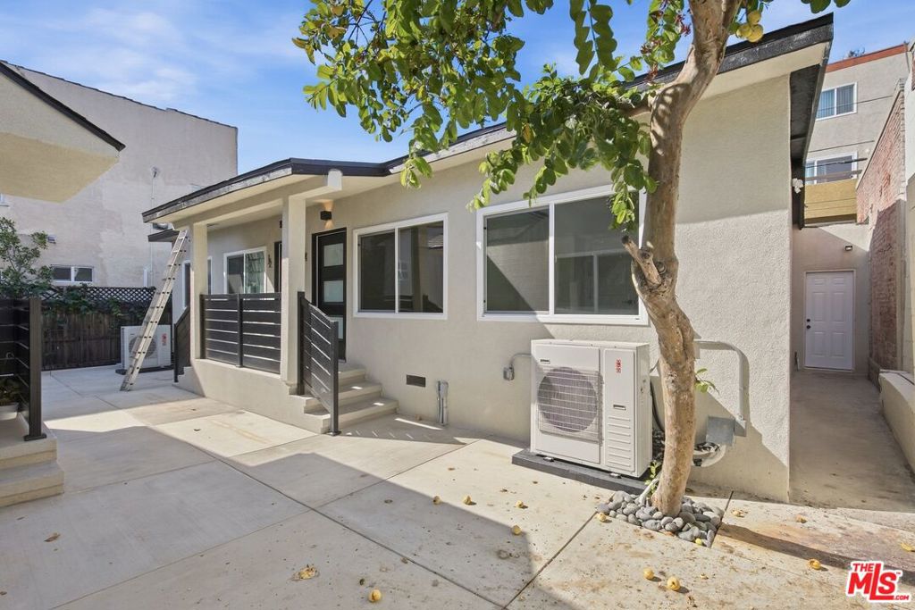 5915 1/4 Barton Avenue Property Photo 16