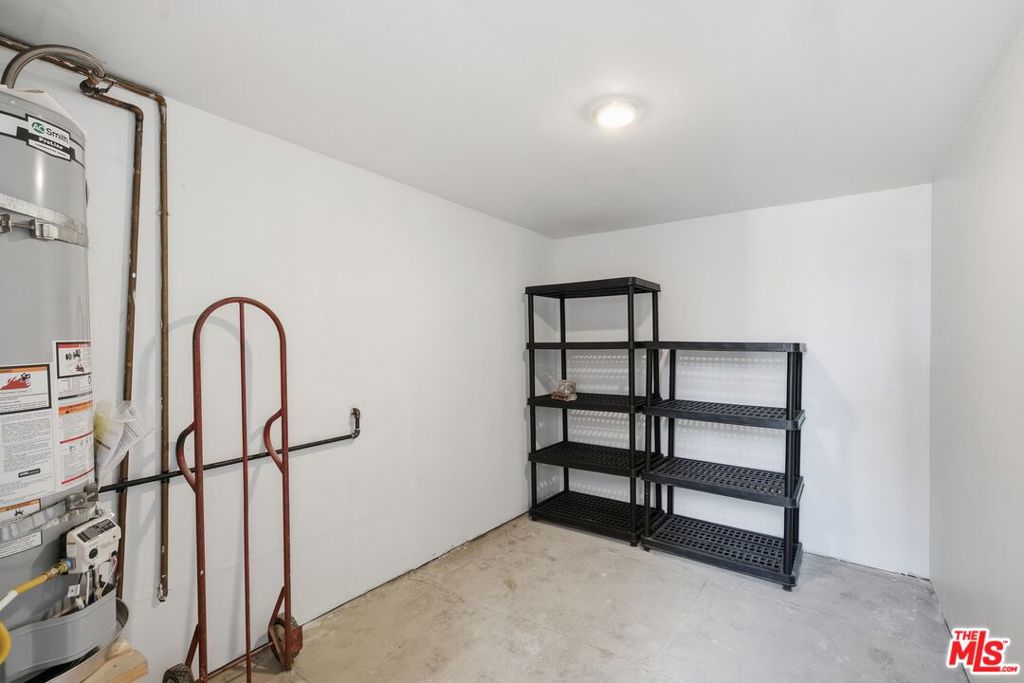 5915 1/4 Barton Avenue Property Photo 18