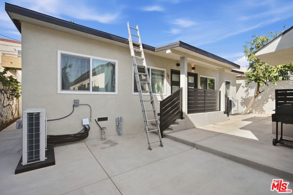 5915 1/4 Barton Avenue Property Photo 19