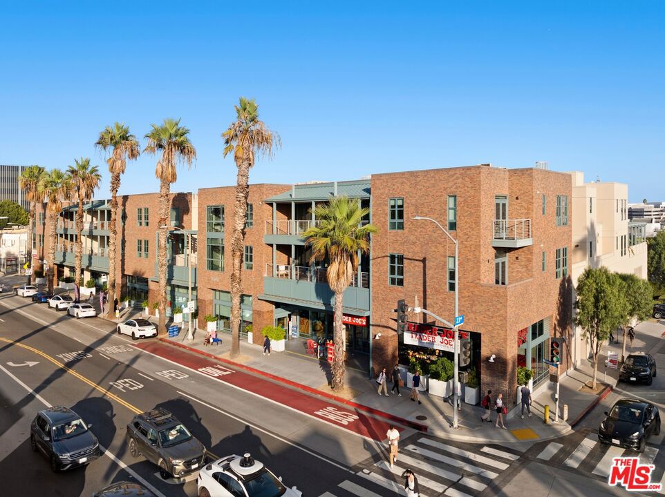 2300 Wilshire Blvd 201 Property Photo 1