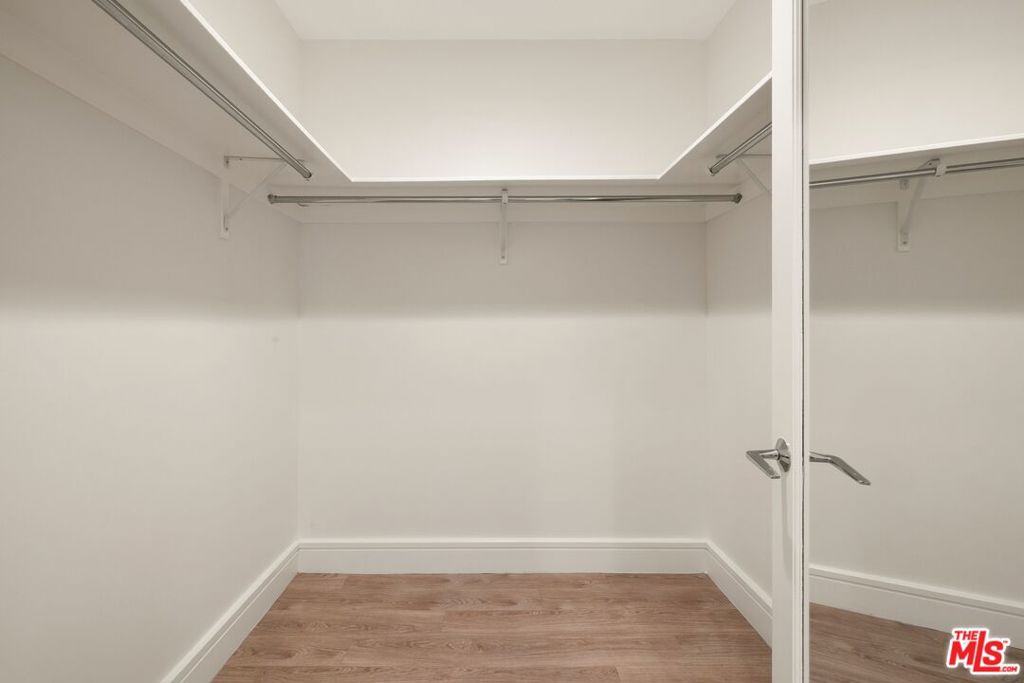 2300 Wilshire Blvd 201 Property Photo 10