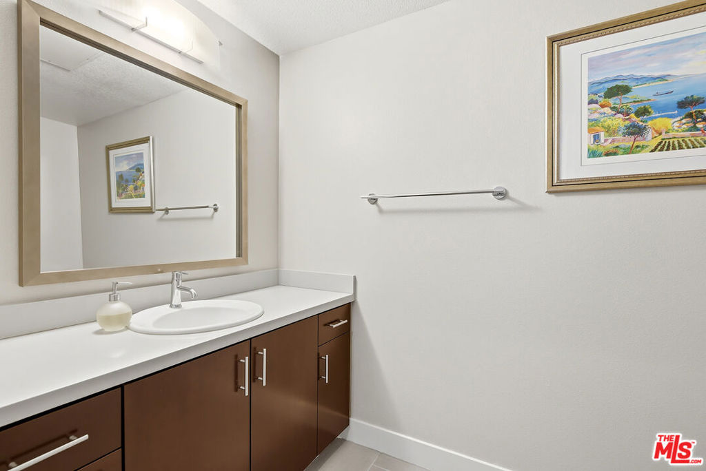 13337 Beach Avenue 403 Property Photo 11