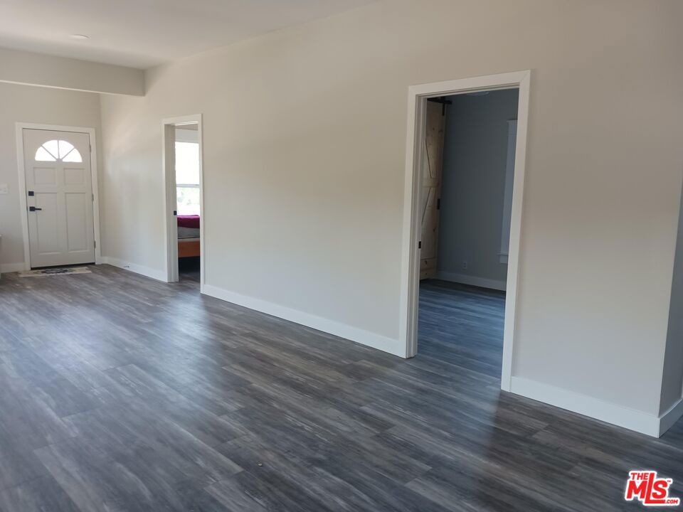 1017 S Washburn Avenue Property Photo 3