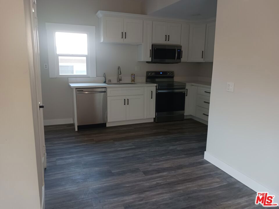 1017 S Washburn Avenue Property Photo 5