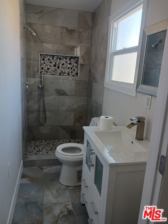 1017 S Washburn Avenue Property Photo 8