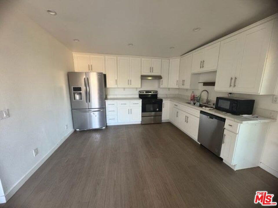 1017 S Washburn Avenue Property Photo 11