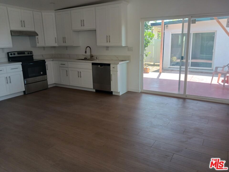 1017 S Washburn Avenue Property Photo 12