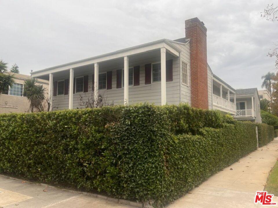 402 S CANON Drive A Property Photo 1