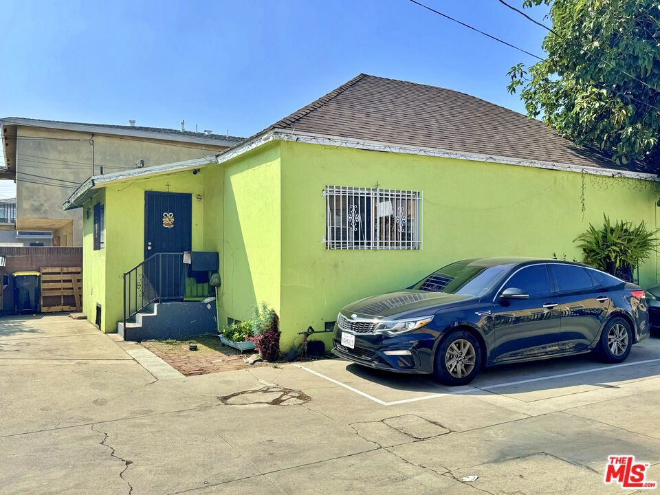 7102 Hood Avenue Property Photo 3