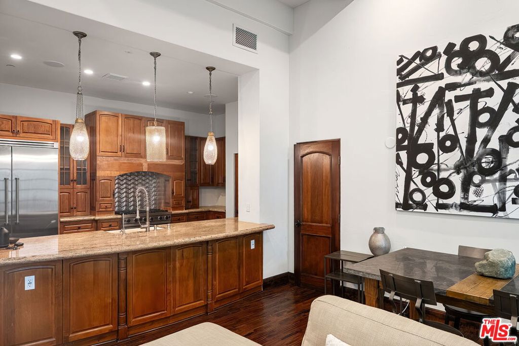 11937 W Sunset Boulevard 8 Property Photo 12