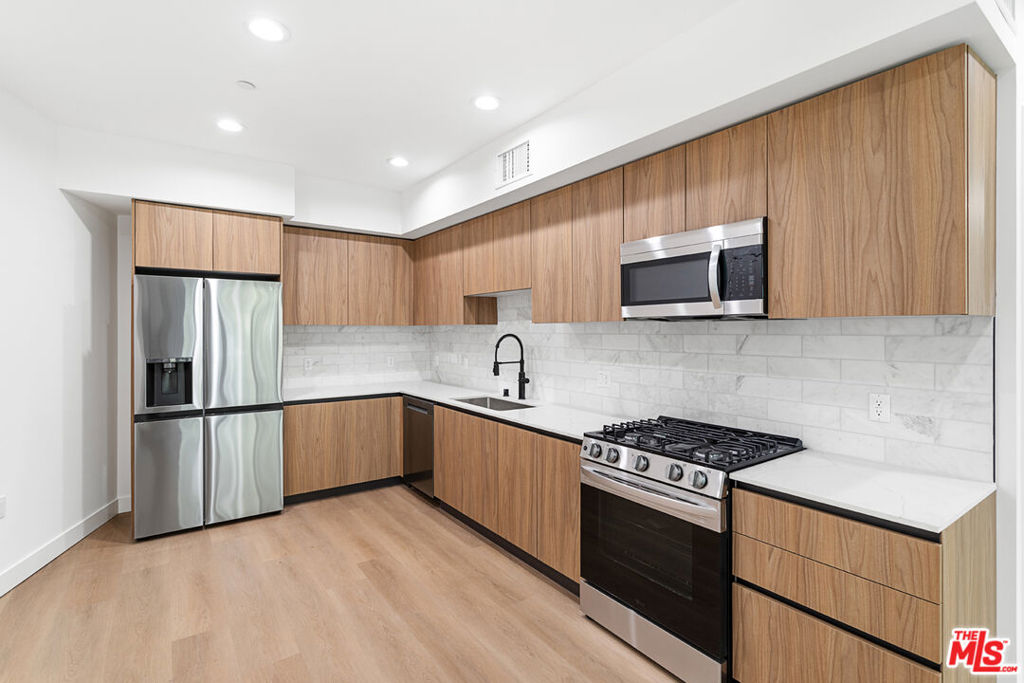 160 Chestnut Street # 101 Property Photo 1