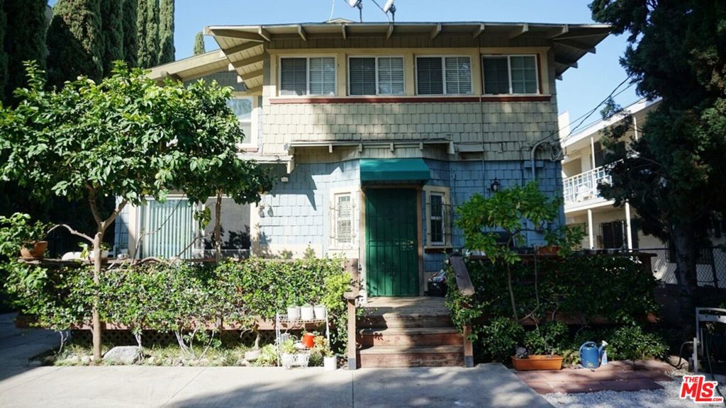 854 S Ardmore Avenue Property Photo 4