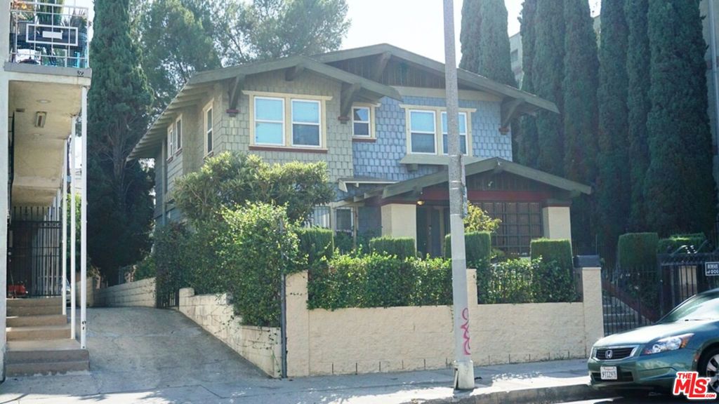 854 S Ardmore Avenue Property Photo 10