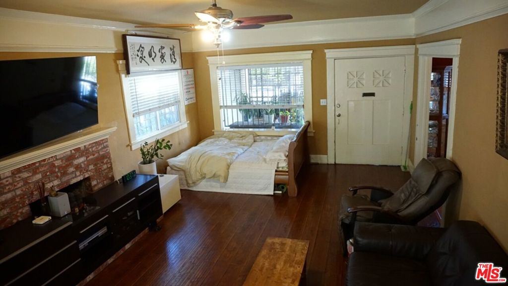 854 S Ardmore Avenue Property Photo 12