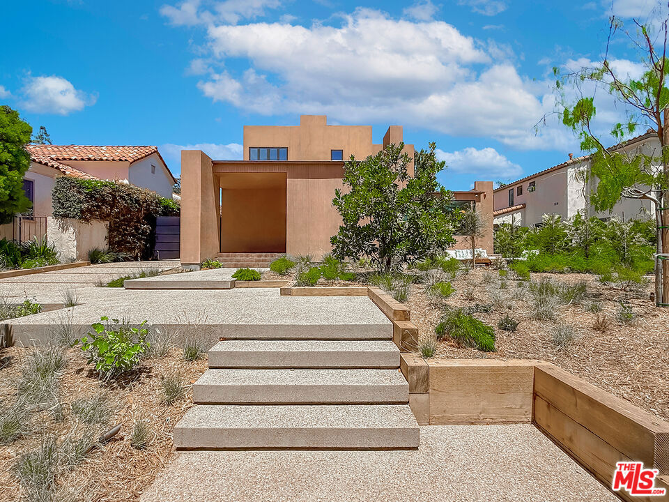421 19th Street Property Photo 2
