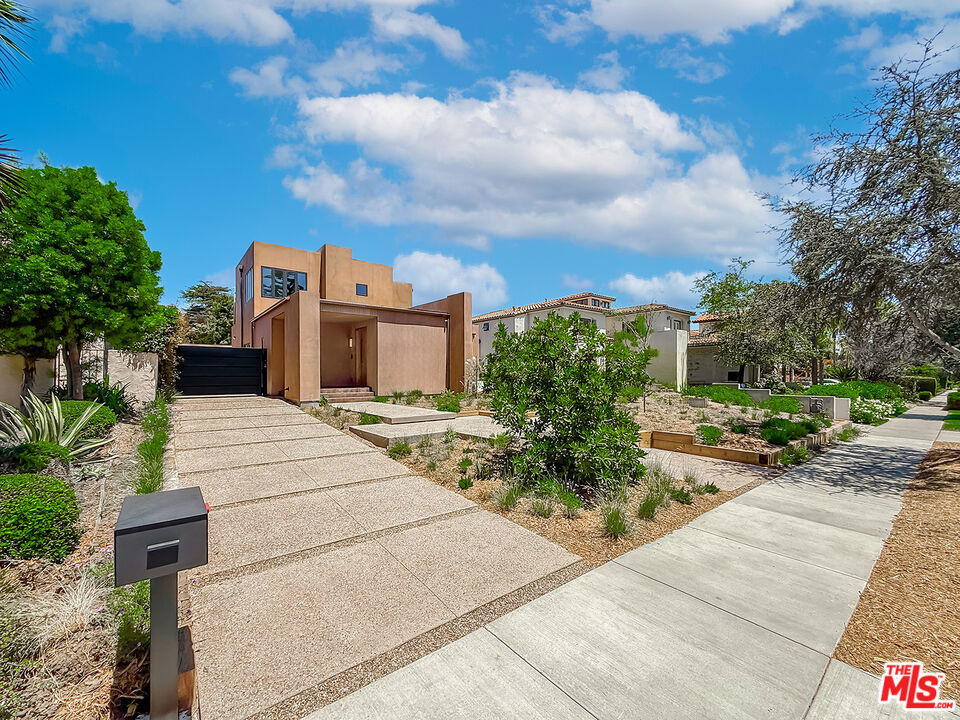 421 19th Street Property Photo 3